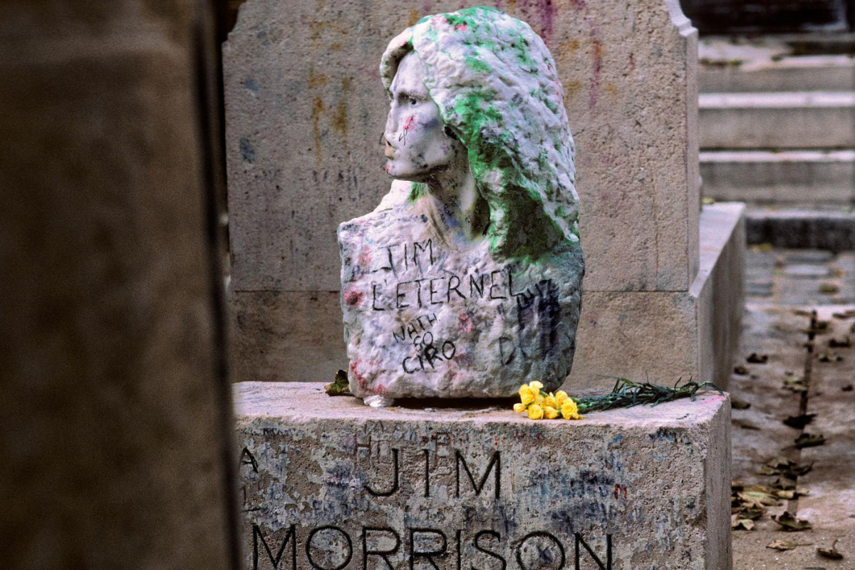 Jim Morrison’ın kayıp büstü 37 yıl sonra bulundu