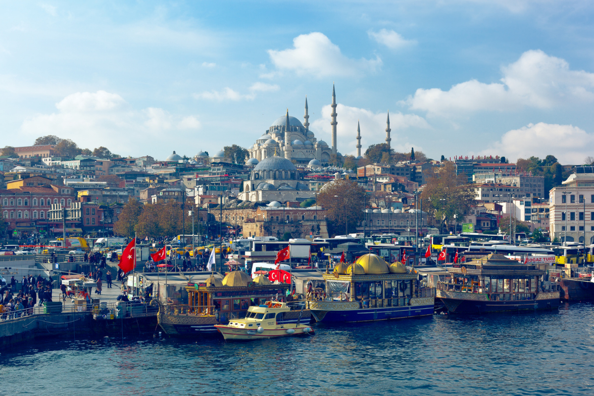 Hemen evin önü: Eminönü