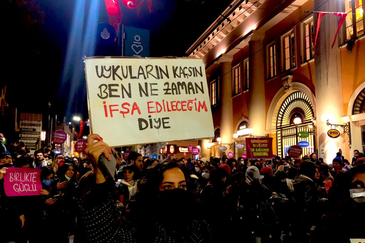 İfşayla değişim mümkün mü? Mekanizmalar, Ağlar, Strateji