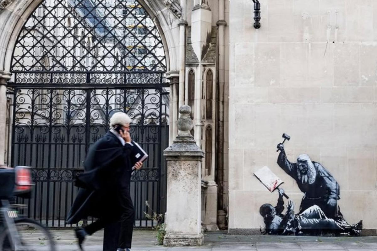 Banksy vatan hainliğine devam ediyor hâlâ